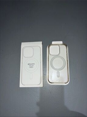 iPhone 15 Pro Clear Apple MagSafe Case - Clear